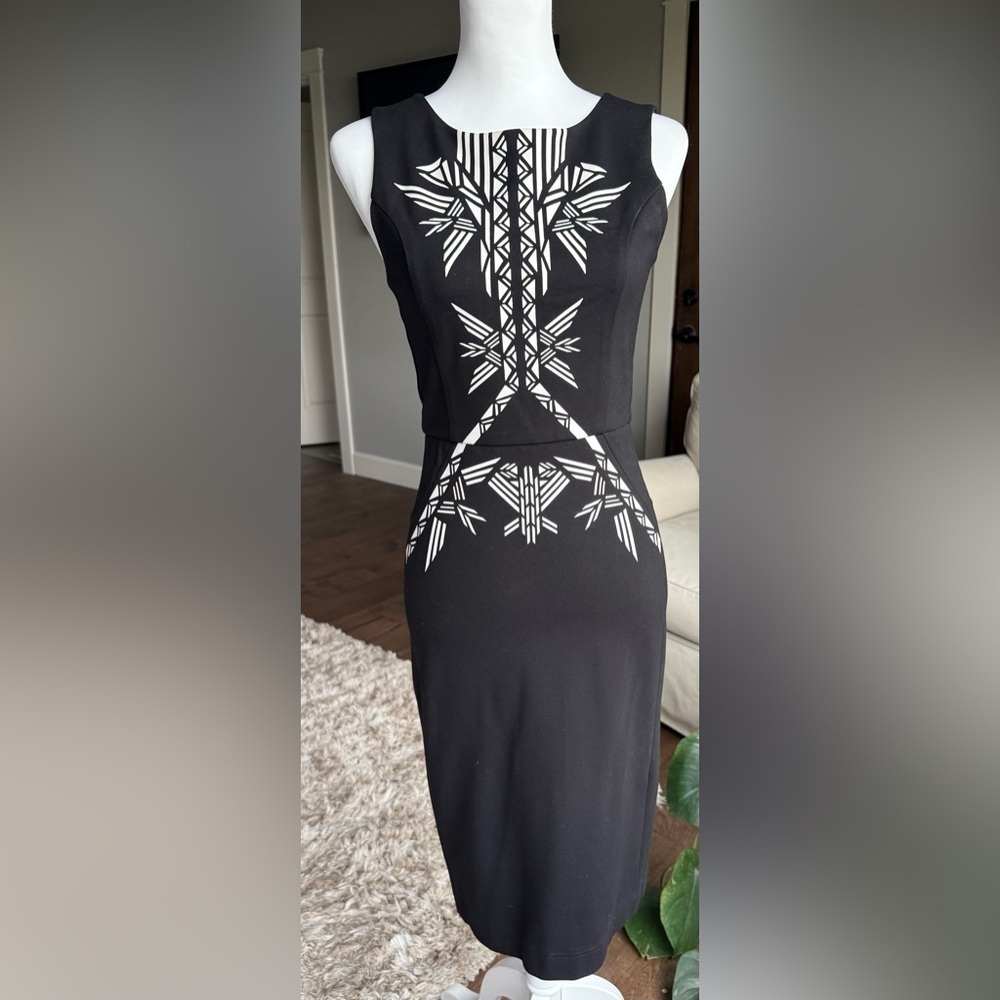 Twelfth Street by Cynthia Vincent SIZE 2 Black Scuba Dress With Geometric Design - Picture 1 of 12